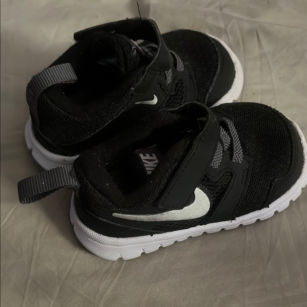 Nike Kids Black Sneakers